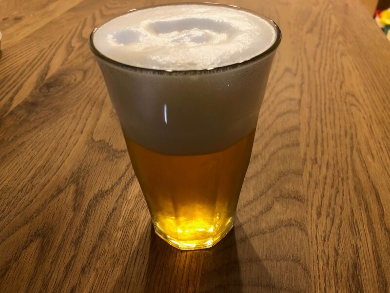 神泡サーバーで注いだビール